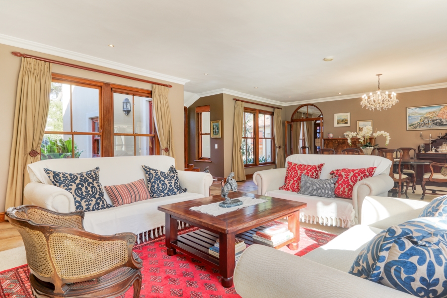 7 Bedroom Property for Sale in Zwaanswyk Western Cape